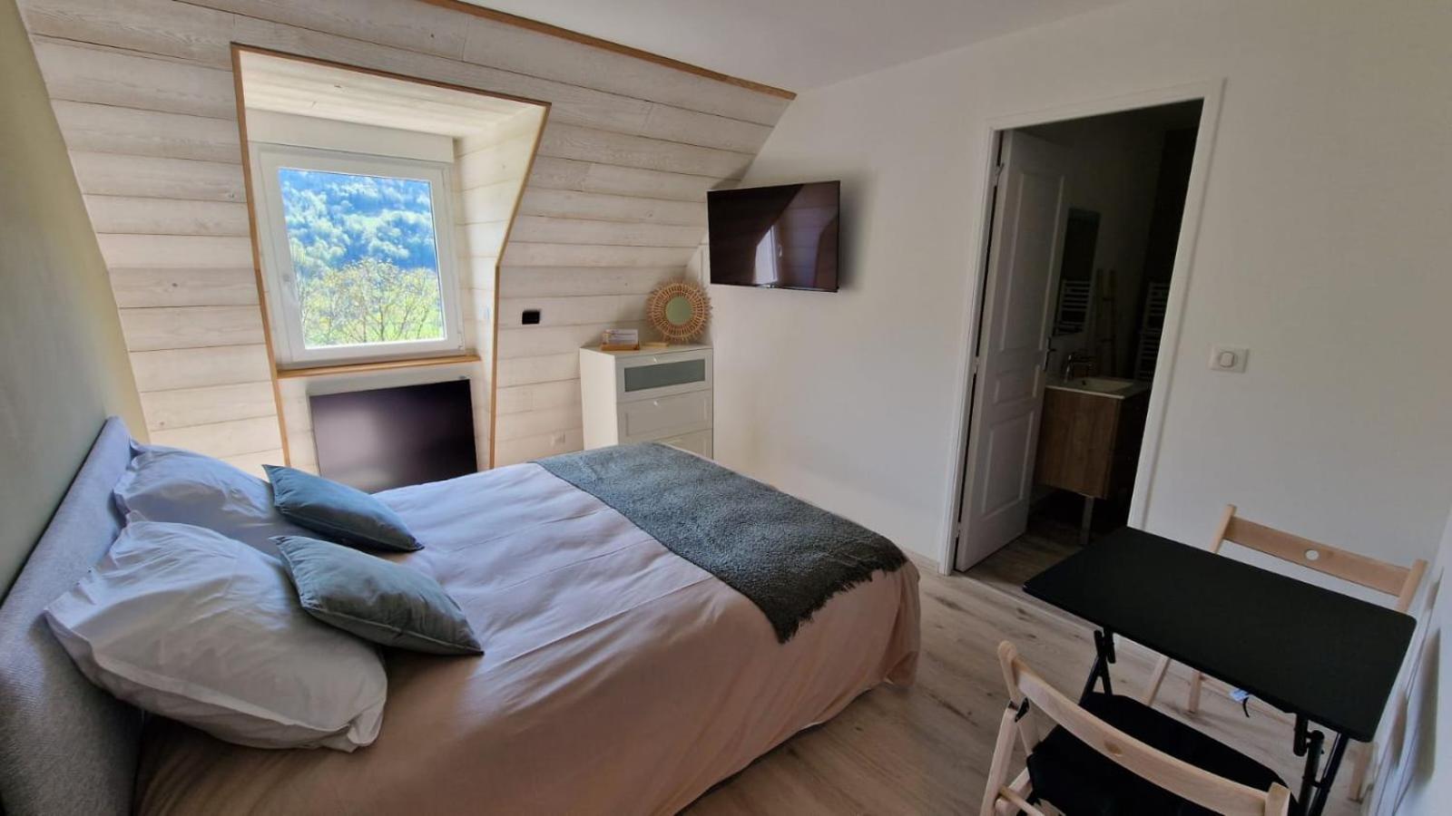 La Lys Martagon Bed & Breakfast Le Falgoux ภายนอก รูปภาพ