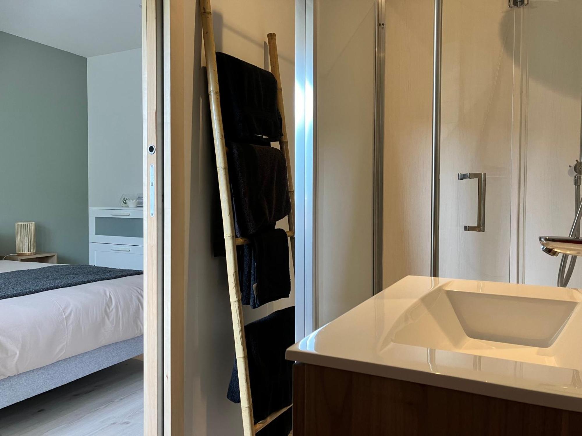 La Lys Martagon Bed & Breakfast Le Falgoux ภายนอก รูปภาพ