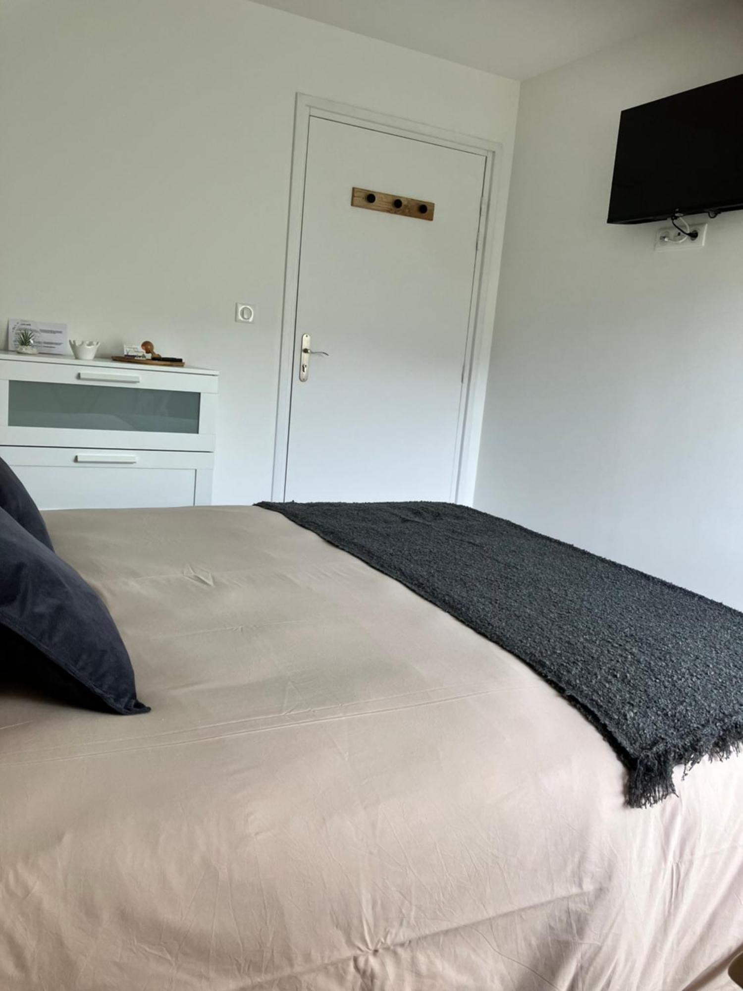 La Lys Martagon Bed & Breakfast Le Falgoux ภายนอก รูปภาพ